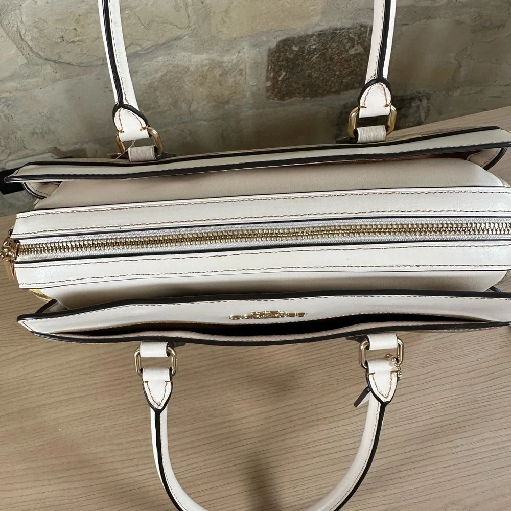 Coach - Picture 7 of 13